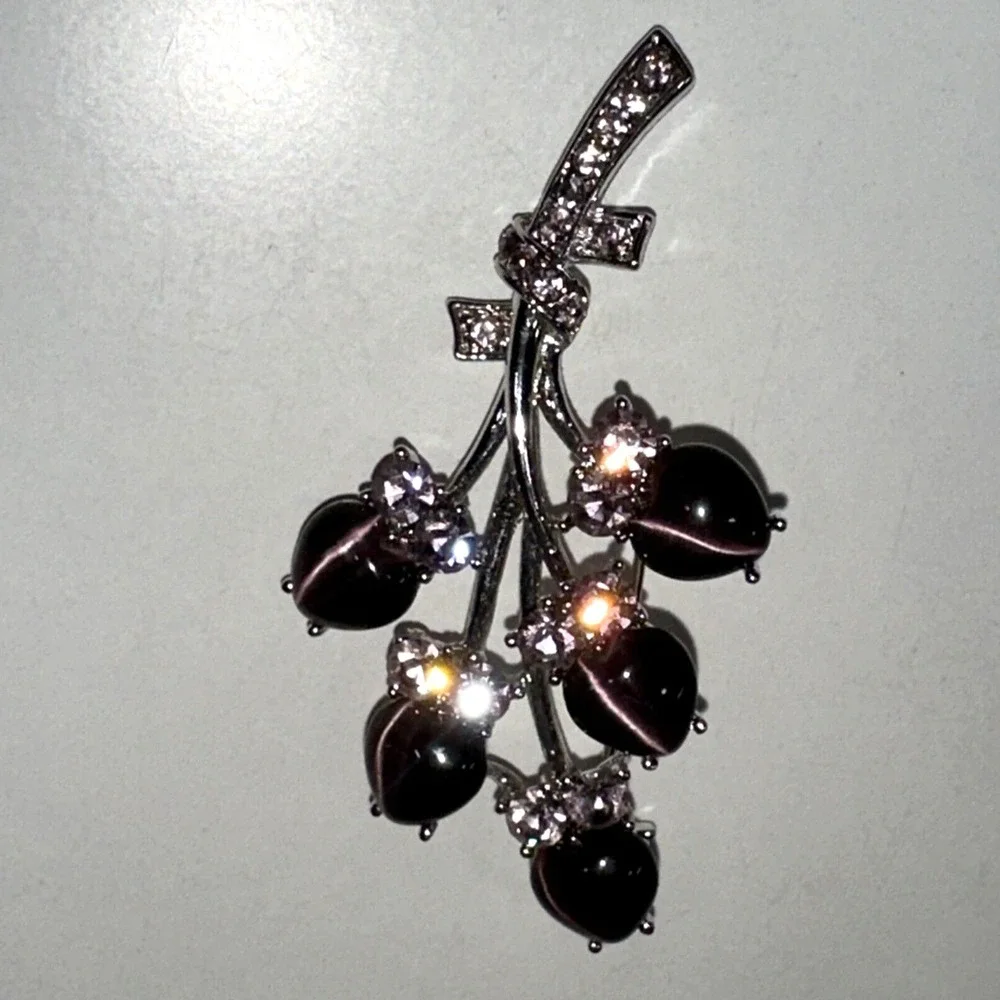 Vintage Cats Eye Brooch Lavender Rhinestones Floral Flower Buds February‎ EUC